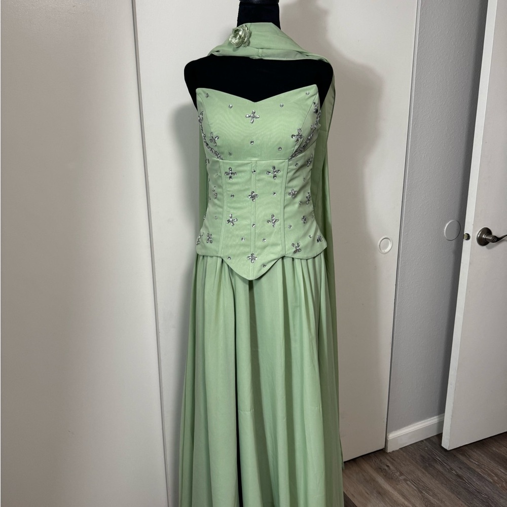 Elegant Green Embellished Women's Dress